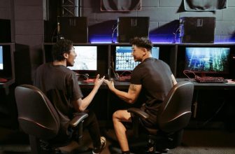 Top 10 Gaming Chairs for Competitive Gamers in 2024